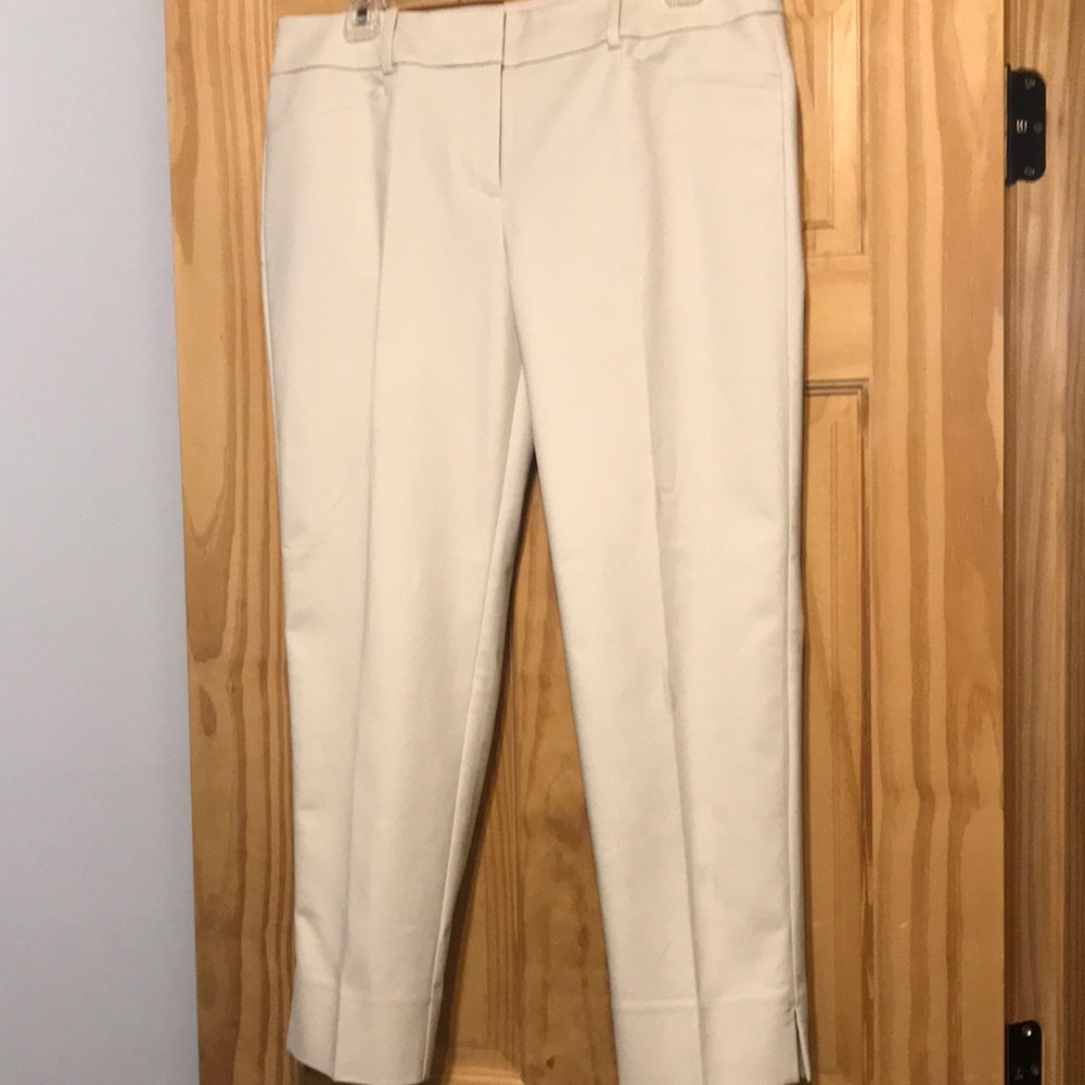 Loft cropped pants in size 8